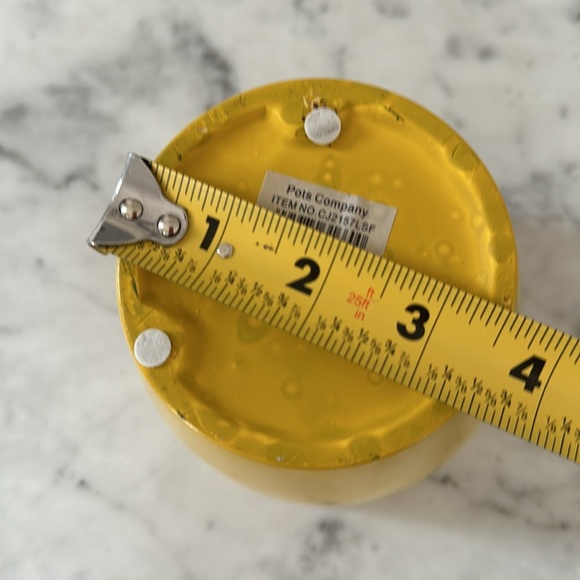 8 yellow pots - Picture 4 of 5